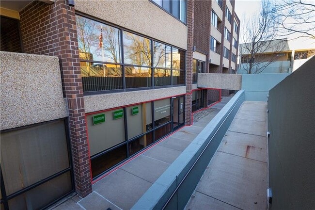 Building Photo - 750 Washington Rd