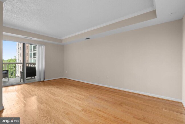 Building Photo - 3101 N Hampton Dr