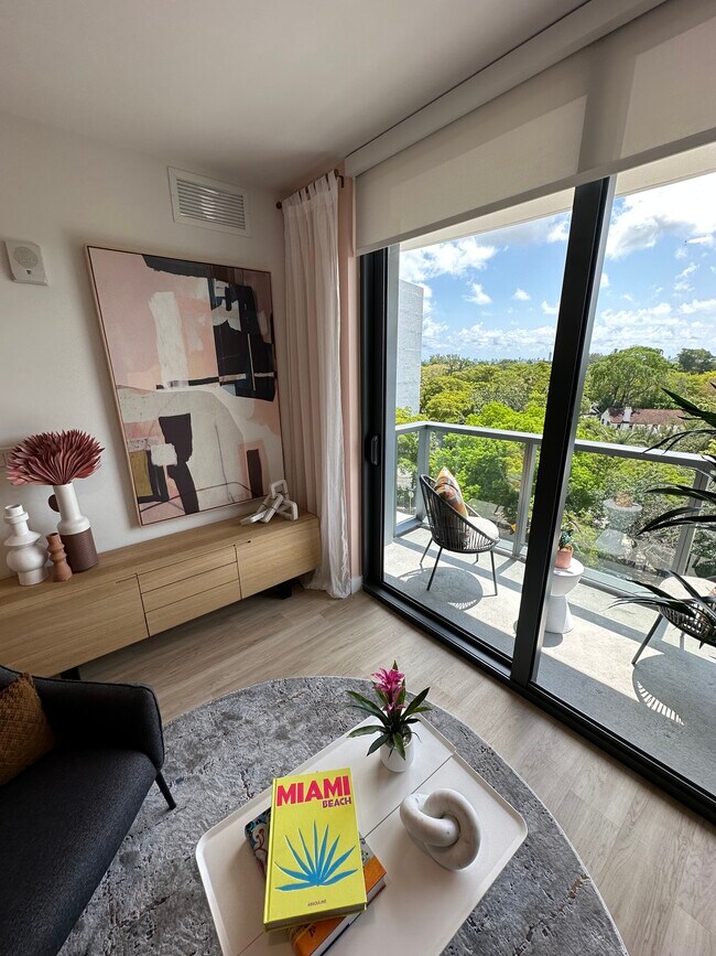 Building Photo - 598 NE 58th St