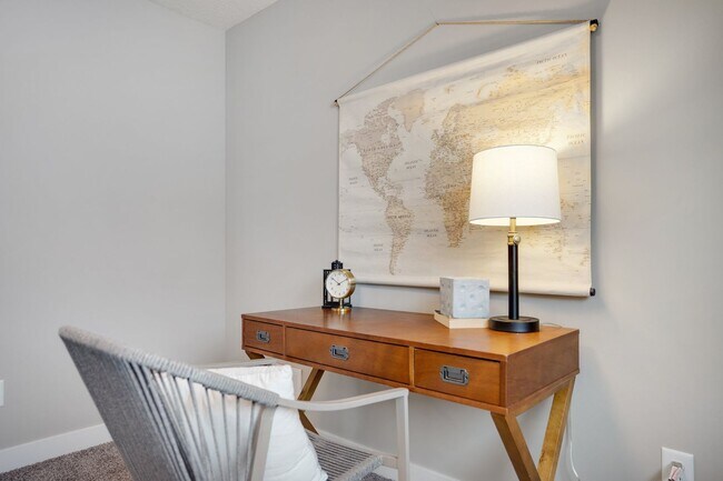 Building Photo - 423 12th Ave N