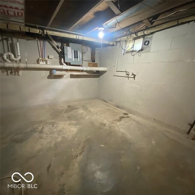 Building Photo - 1039 N Lynhurst Dr