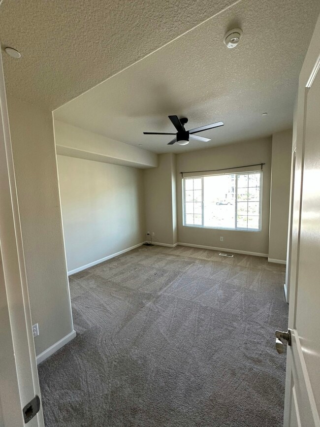 Building Photo - 13250 SW Aubergine Ter