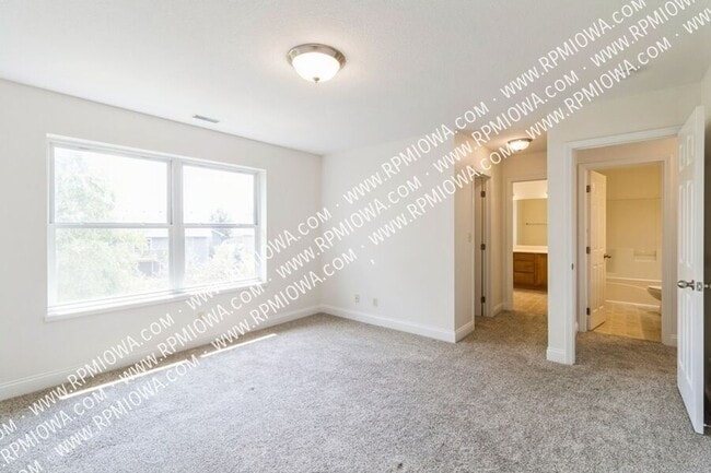 Building Photo - 5402 Tabor Dr
