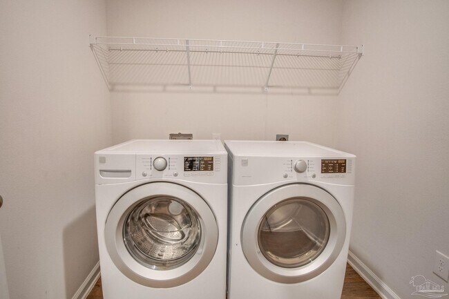 Building Photo - 4668 Red Oak Dr