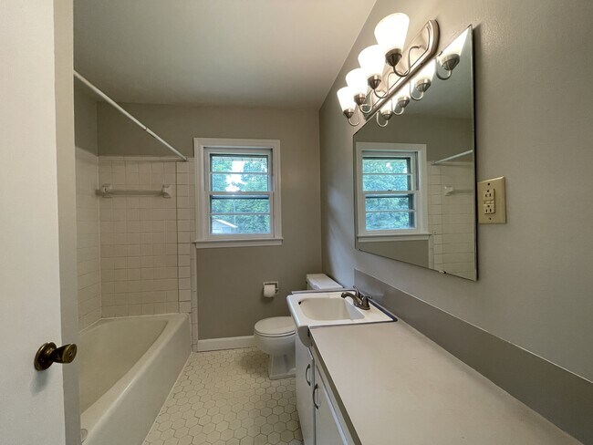 Building Photo - 27 Bethlehem Church Rd