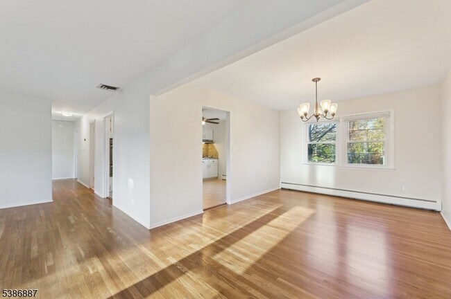 Building Photo - 71 Roosevelt St