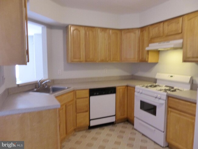 Building Photo - 1206 Wharton Rd