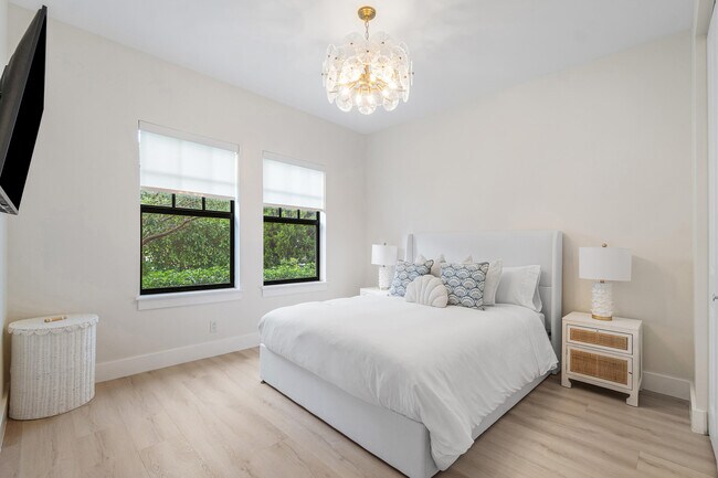 Building Photo - 7606 S Olive Ave