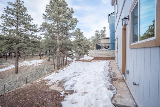 Building Photo - 5026 E Retreat Cir