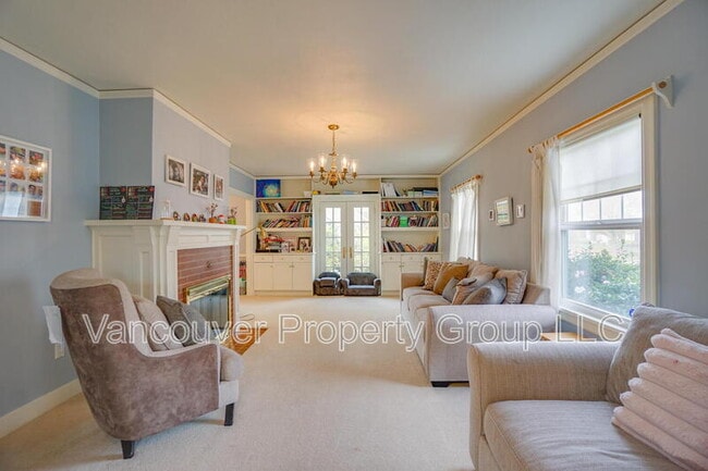 Building Photo - 309 W 37th St