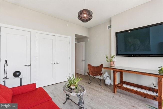 Building Photo - 930 Rose Ave