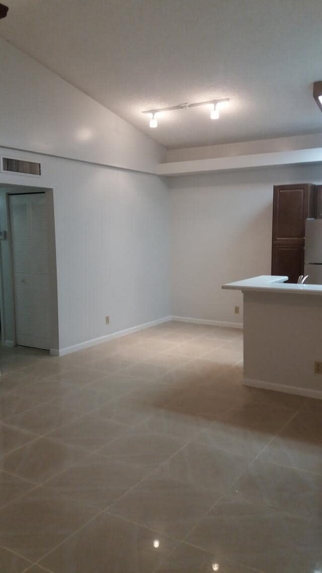 Building Photo - 741 Lyons Rd