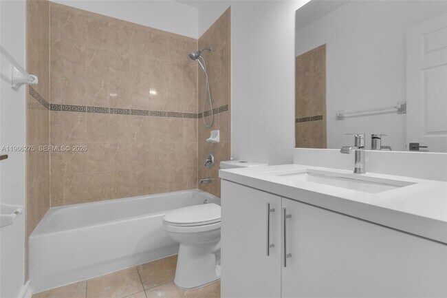 Building Photo - 30 SE 6th Rd