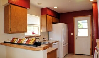 Building Photo - 3215 Barclay Ct