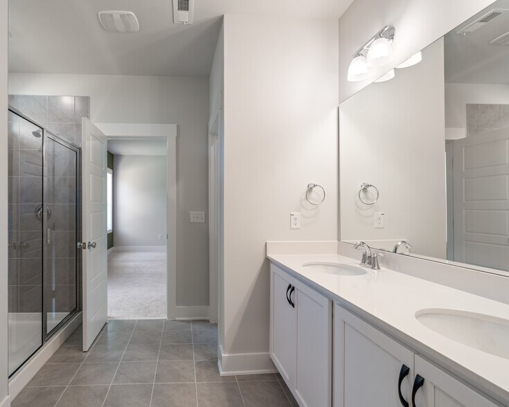 Building Photo - 125 Beacon Dr