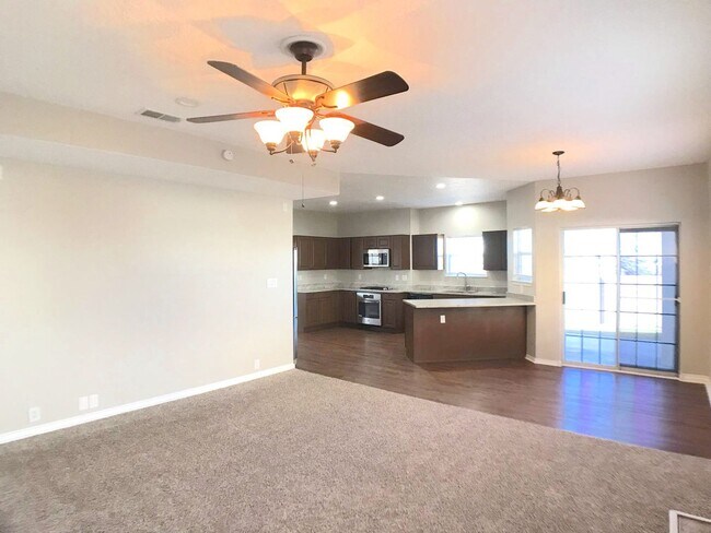Building Photo - Stunning 4 bedroom in La Cueva area. Spacious layout. Refrigerated air! Extra Space!