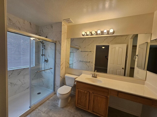 Building Photo - 2863 E Oakland Ct