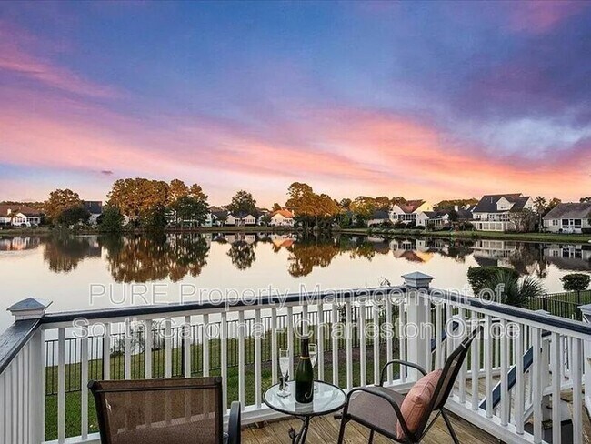 Building Photo - 1597 Rivertowne Country Club Dr