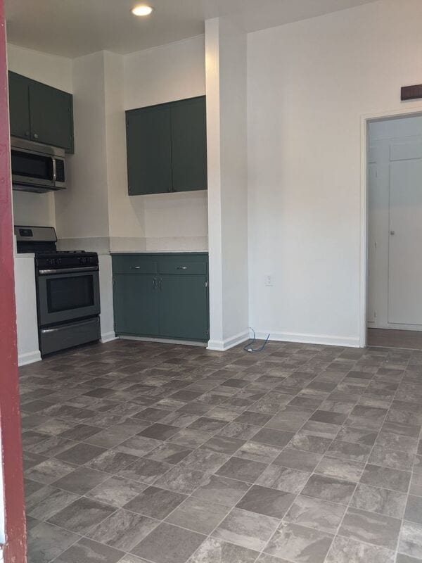 Building Photo - 15411 Fernview St