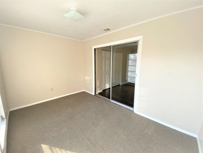 Building Photo - PIKUS Stanton (2923 Gordon St)