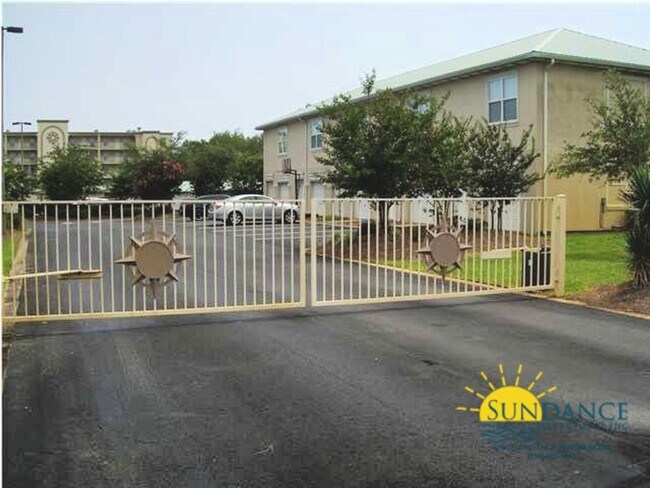 Building Photo - FURNISHED waterfront condo in Desirable In...
