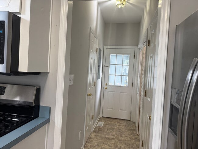 Building Photo - Beautiful home near downtown New Bern