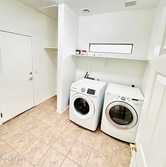 Building Photo - 3288 W Mineral Butte Dr