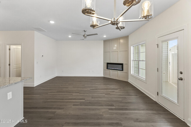 Building Photo - 1408 Hartley Ln