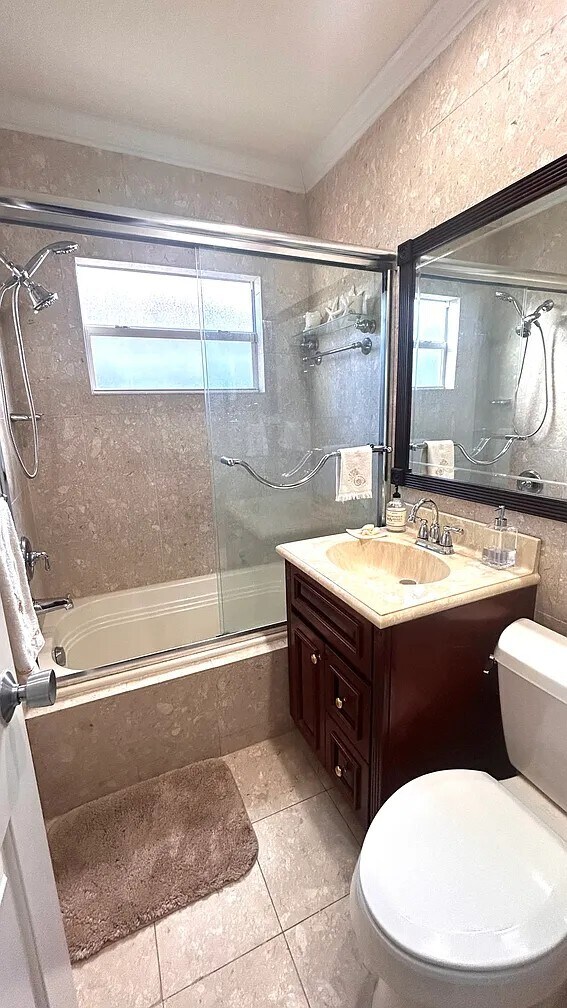 Building Photo - 800 NE 6th St