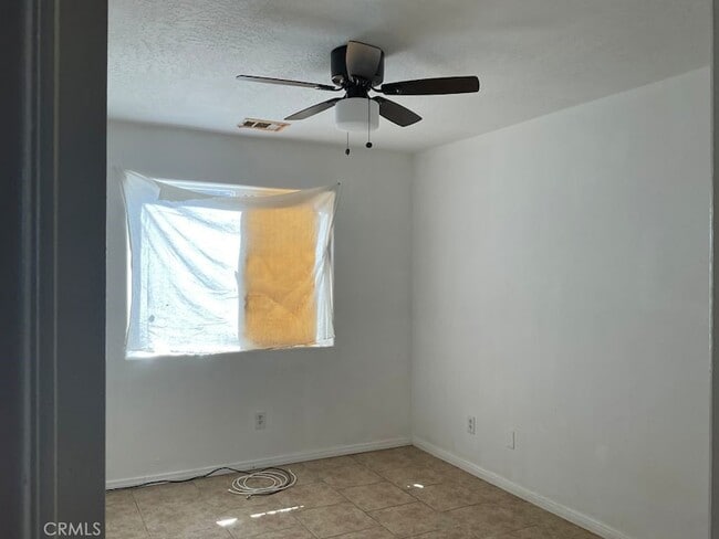 Building Photo - 16392 Appletree Ln