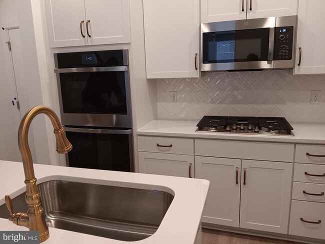 Building Photo - 4951 Longmire Wy