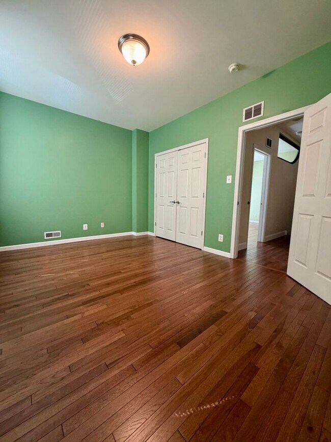 Building Photo - 3847 Spring Garden St