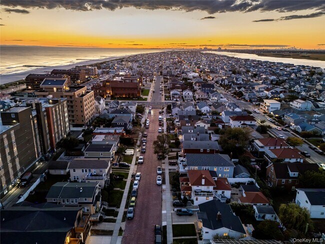 Building Photo - 622 W Penn St