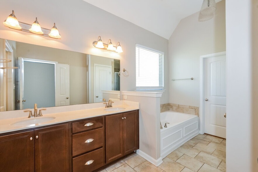 Building Photo - 6765 Whooper Swan Dr