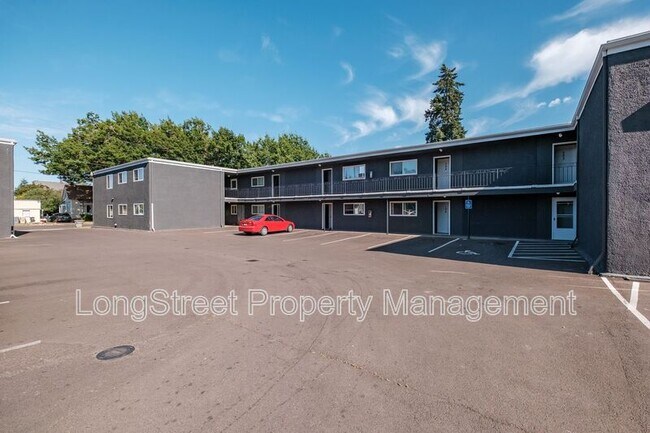 Building Photo - 205 SE 6th Ave