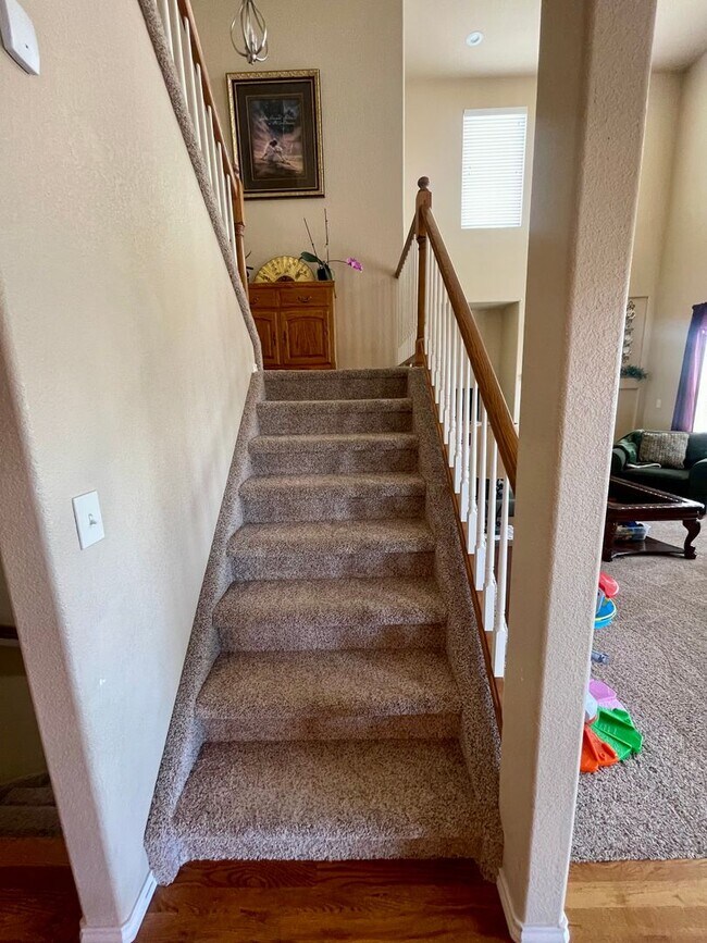 Building Photo - Gorgeous 5 Bedroom Cordera Home