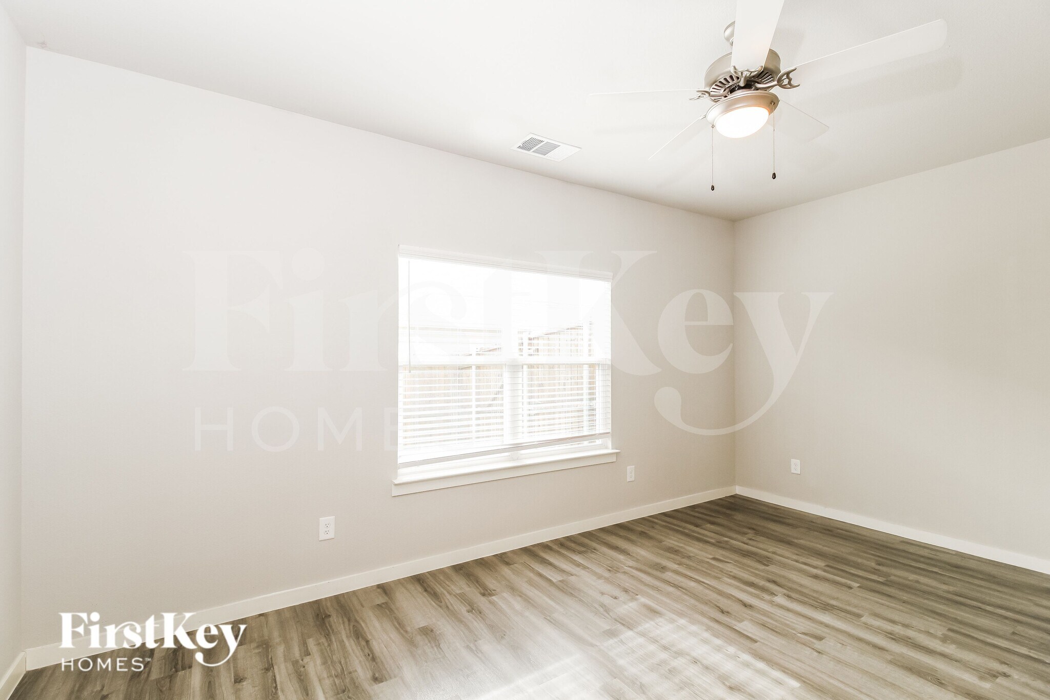 Building Photo - 618 Ava Trl