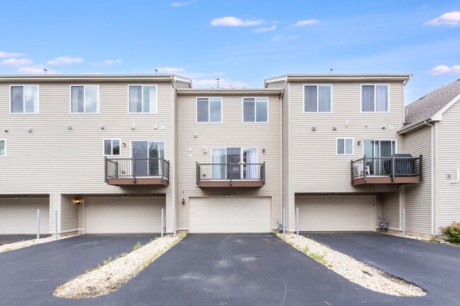 Building Photo - 24615 Patriot Square Dr S