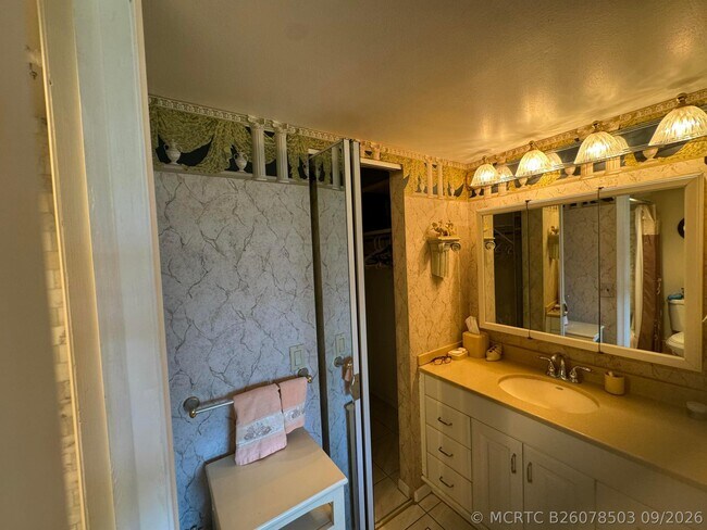 Building Photo - 1350 River Reach Dr