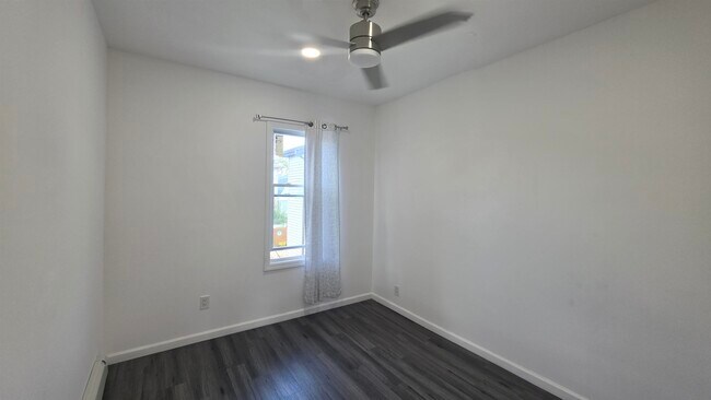 Building Photo - 176 Bartholdi Ave
