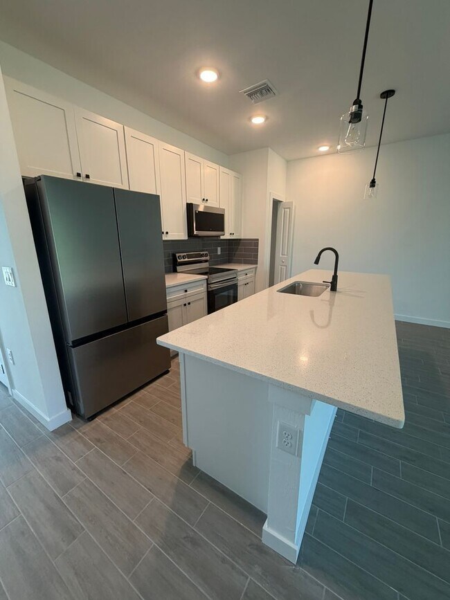 Building Photo - 1504 Gary Ln