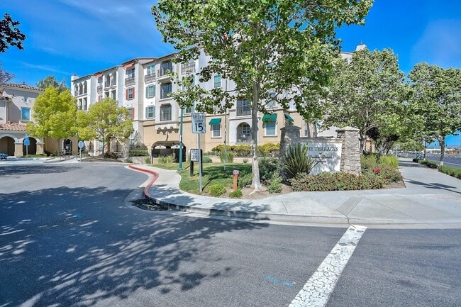 Building Photo - 2BD/2BA Dublin Terraces Condo with Underground Parking, Pool, Fitness Center and More!