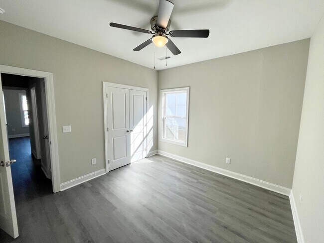Building Photo - 3703 Saddle Rdg Dr