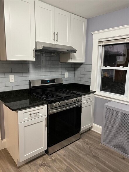 Building Photo - 95 E Squantum St