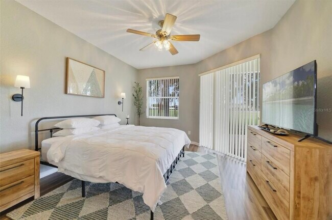 Building Photo - 2956 White Cedar Cir