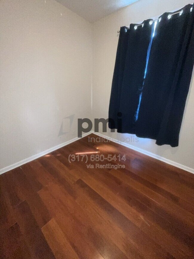 Building Photo - 402 N Delaware St