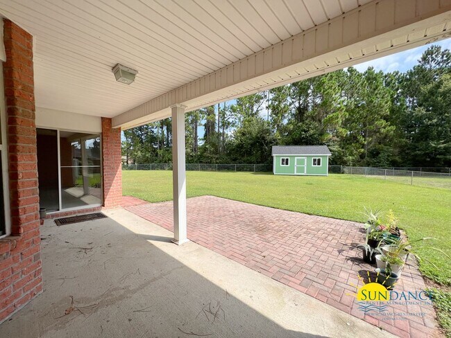 Building Photo - 2130 Pepper Dr