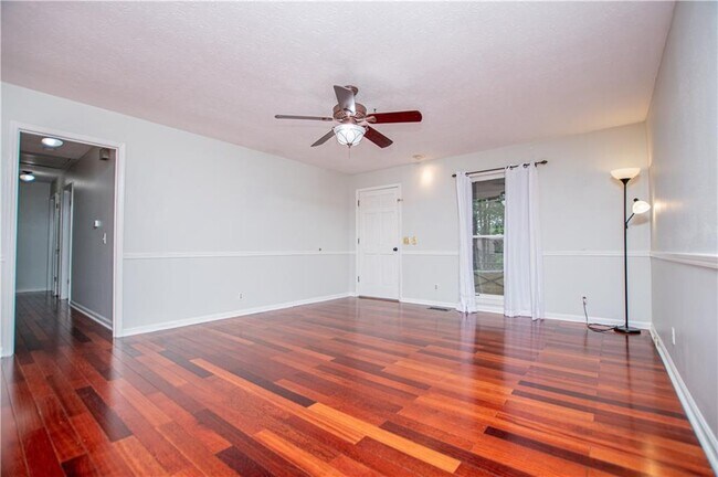 Building Photo - 1499 Stonington Ct