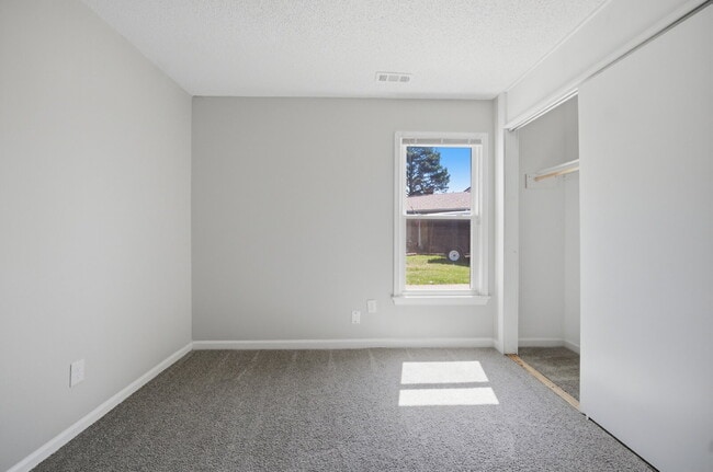 Building Photo - 3 BEDROOM RANCH HOME WITH GARAGE FOR RENT IN CENTRAL VIRGINIA BEACH!