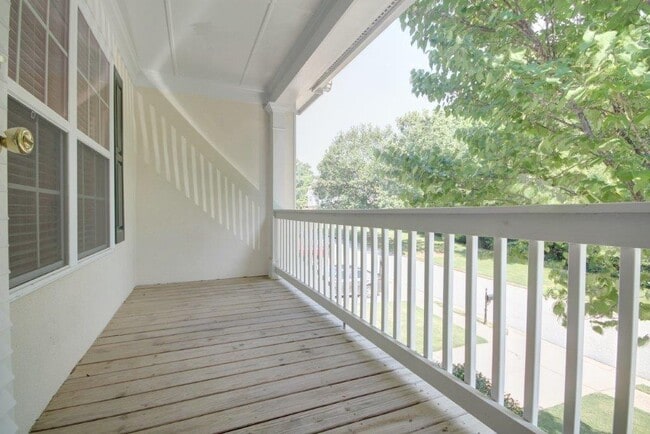 Building Photo - 453 Grayson Way
